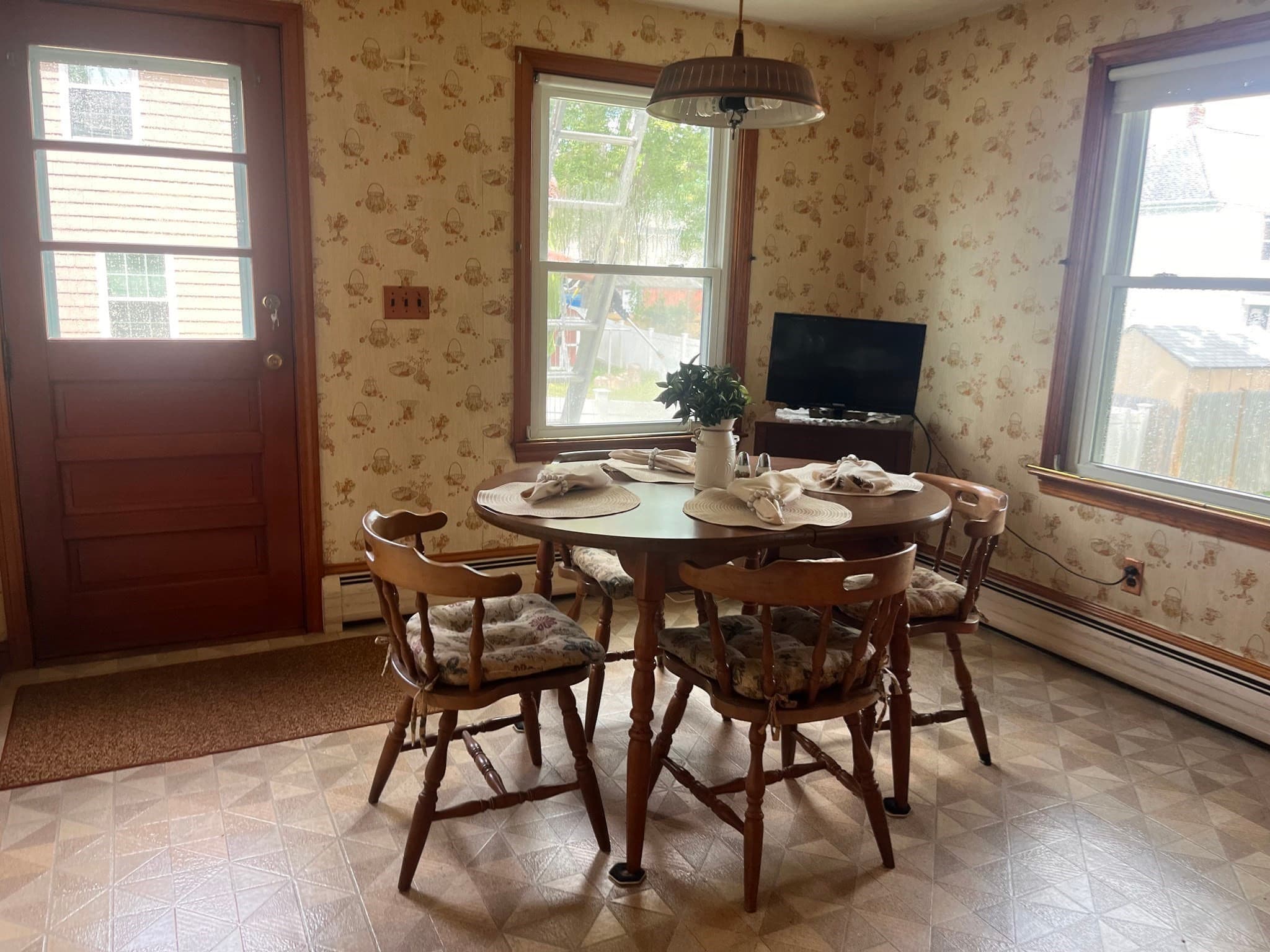 Single Family Residence at 33 Rand Ave, Attleboro MA 02703, Attleboro, photo 12 of 26