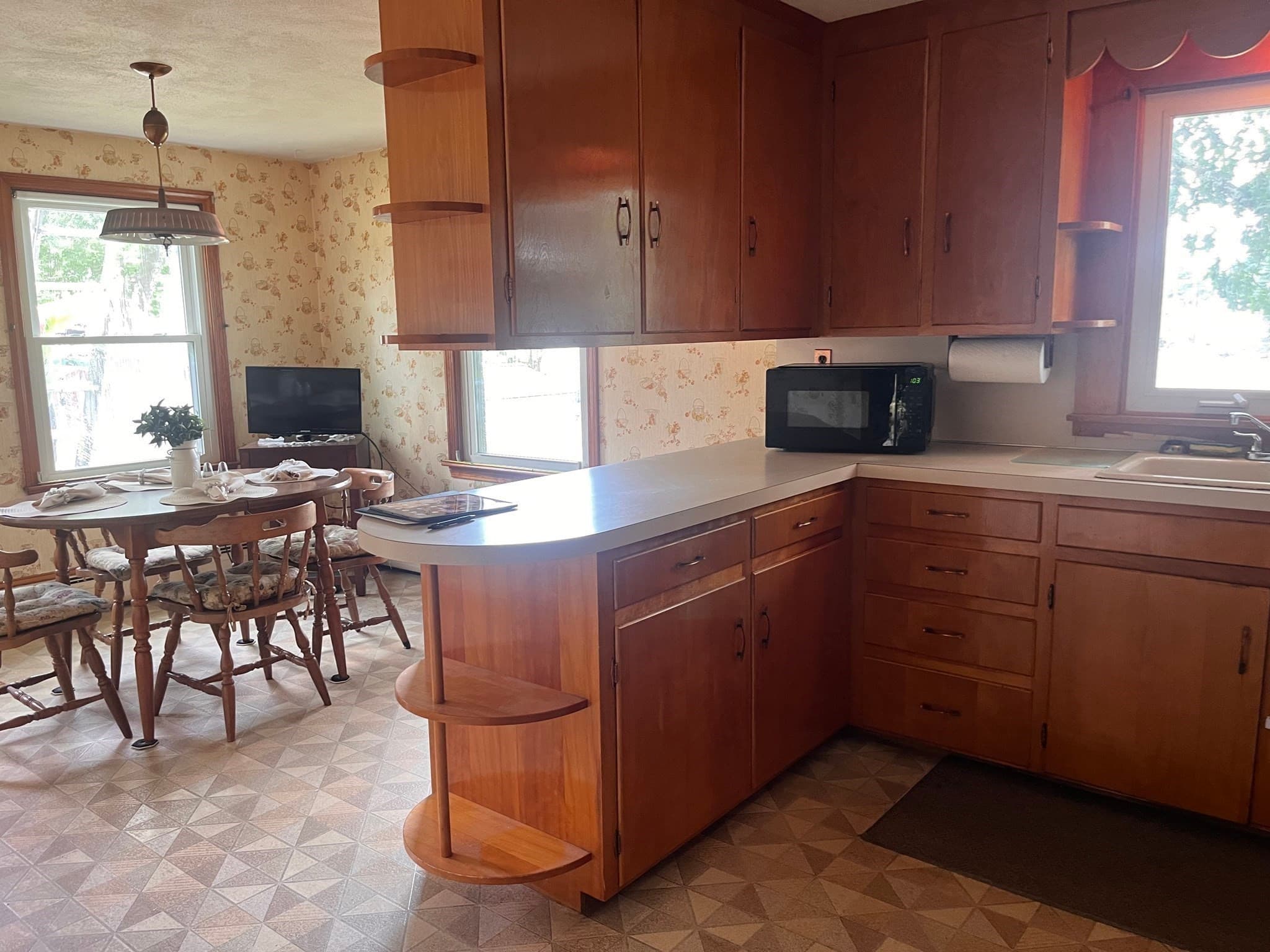 Single Family Residence at 33 Rand Ave, Attleboro MA 02703, Attleboro, photo 10 of 26