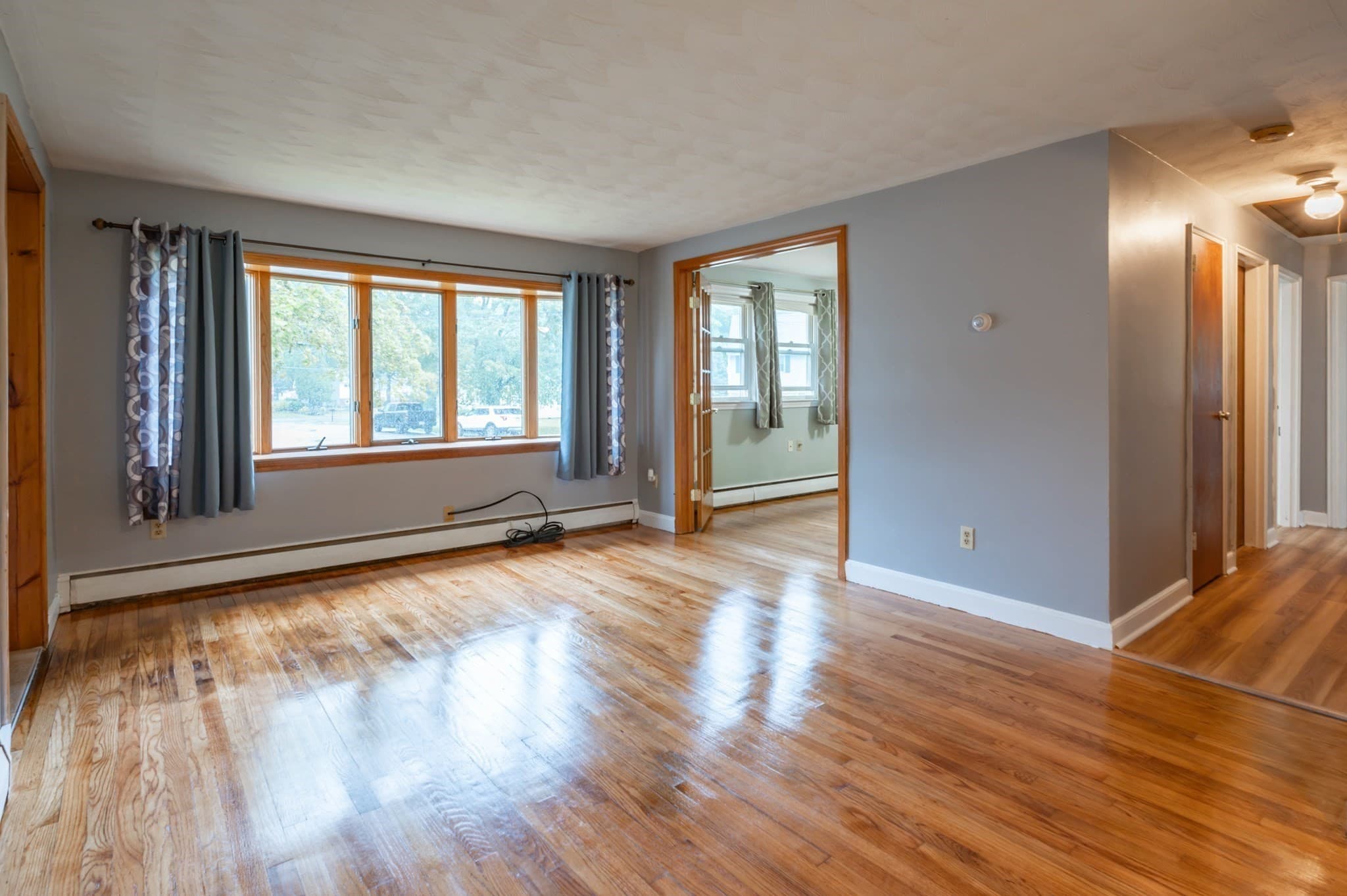 Single Family Residence at 5 Martin Dr, Billerica MA 01821, Billerica, photo 3 of 35