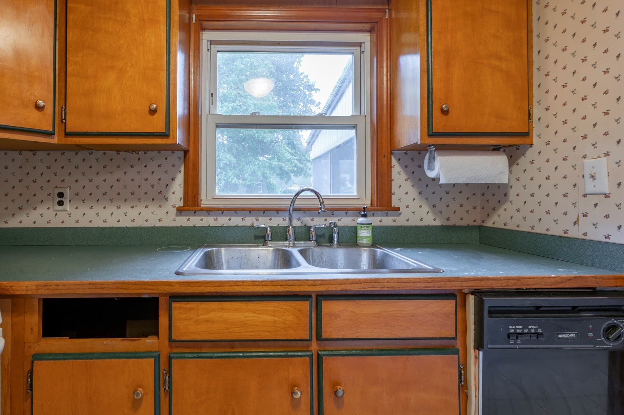 Single Family Residence at 5 Martin Dr, Billerica MA 01821, Billerica, photo 5 of 35