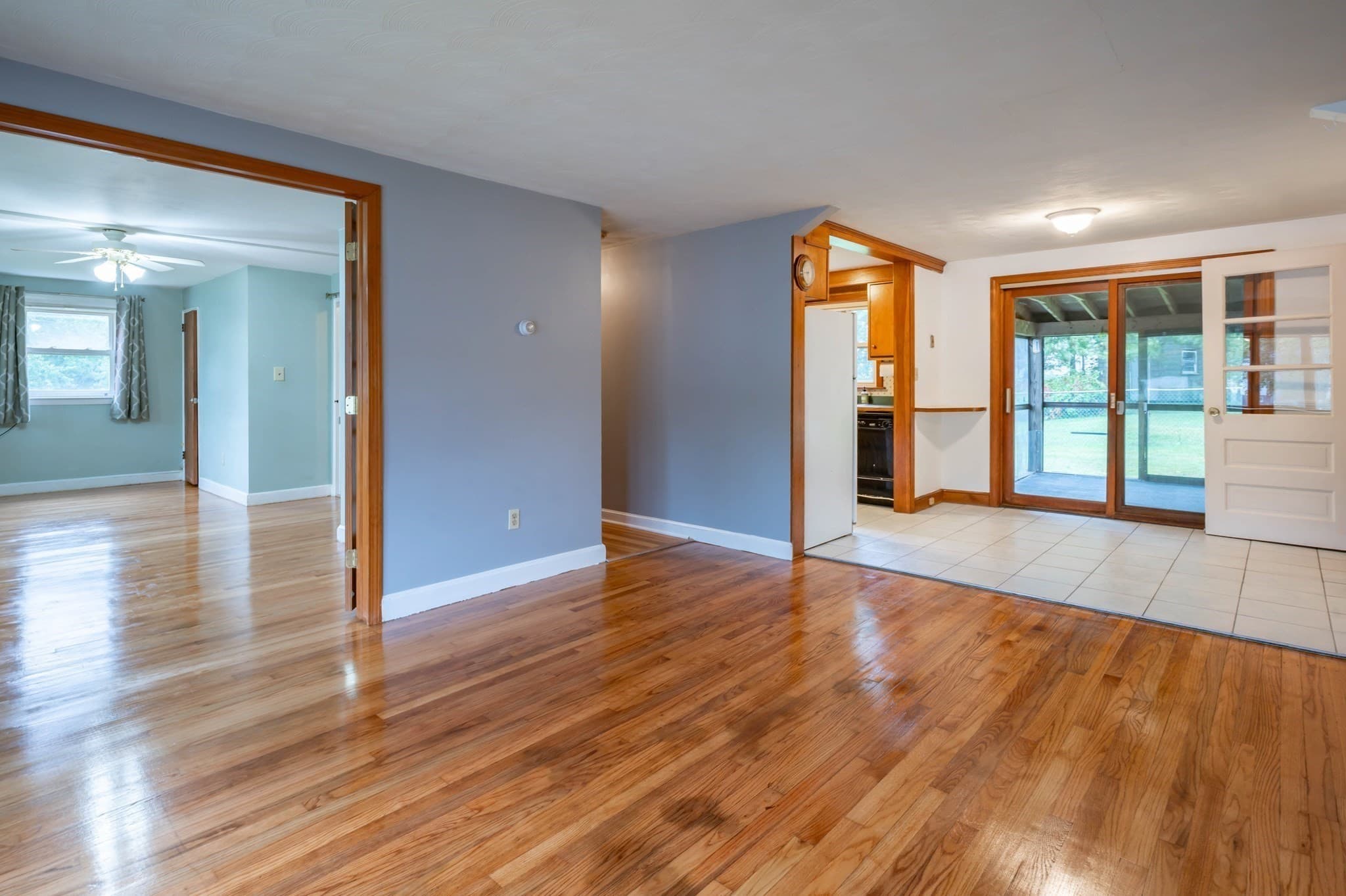 Single Family Residence at 5 Martin Dr, Billerica MA 01821, Billerica, photo 9 of 35