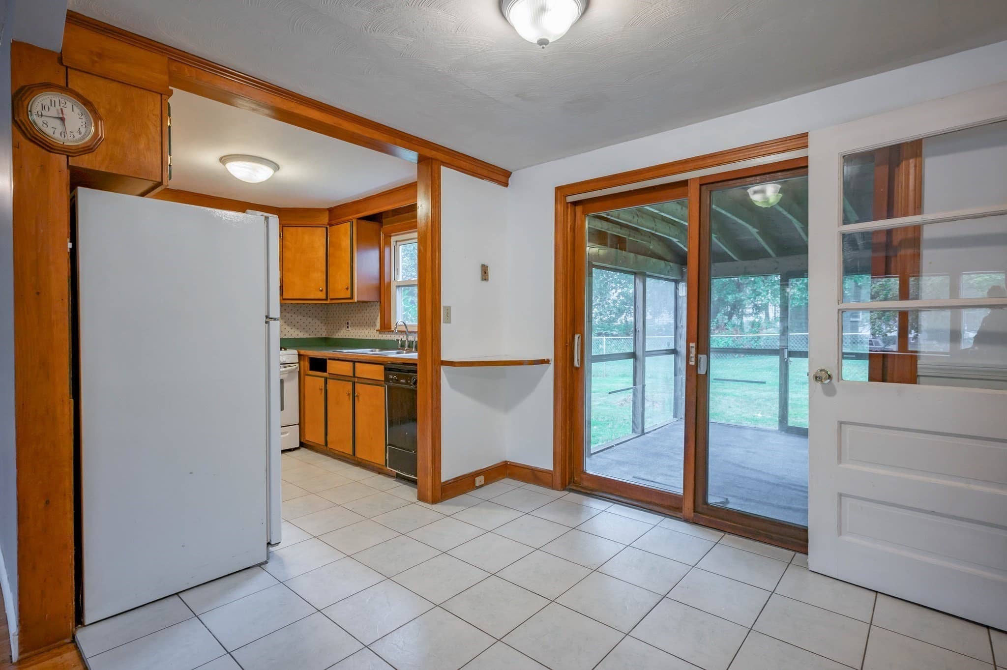 Single Family Residence at 5 Martin Dr, Billerica MA 01821, Billerica, photo 8 of 35