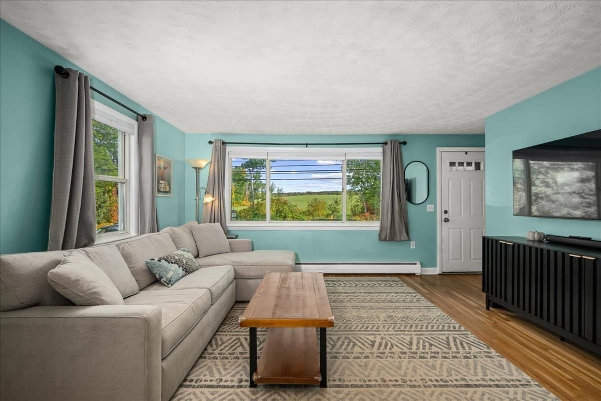 Single Family Residence at 58 Putnam Hill Rd, Sutton MA 01590, Sutton, photo 6 of 30
