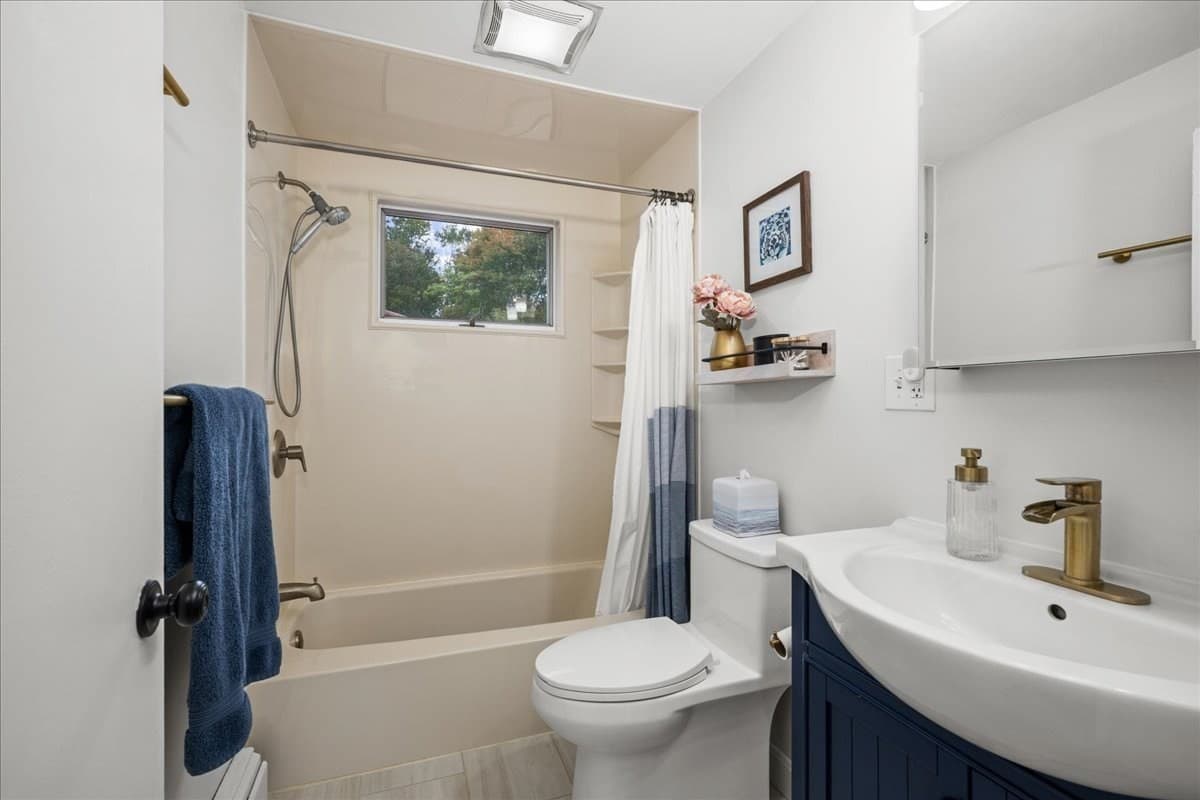 Single Family Residence at 58 Putnam Hill Rd, Sutton MA 01590, Sutton, photo 16 of 30