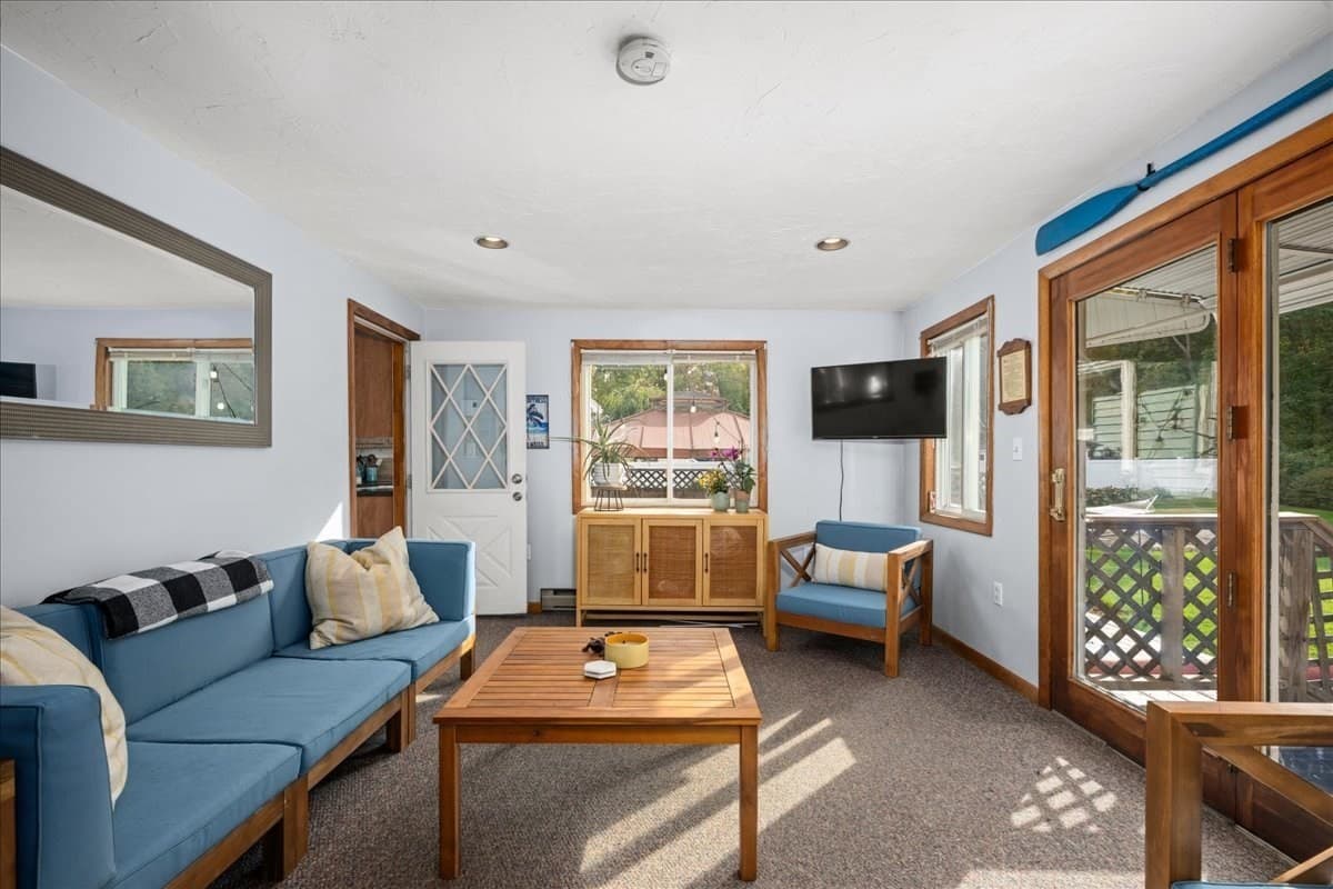 Single Family Residence at 58 Putnam Hill Rd, Sutton MA 01590, Sutton, photo 10 of 30
