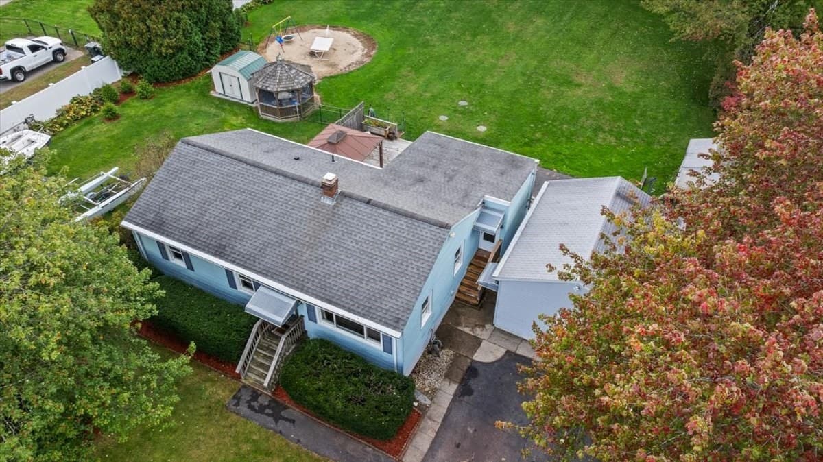 Single Family Residence at 58 Putnam Hill Rd, Sutton MA 01590, Sutton, photo 25 of 30