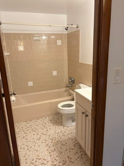 Condominium at 676 Farm Rd # 1, Marlborough MA 01752, Marlborough, photo 5 of 13