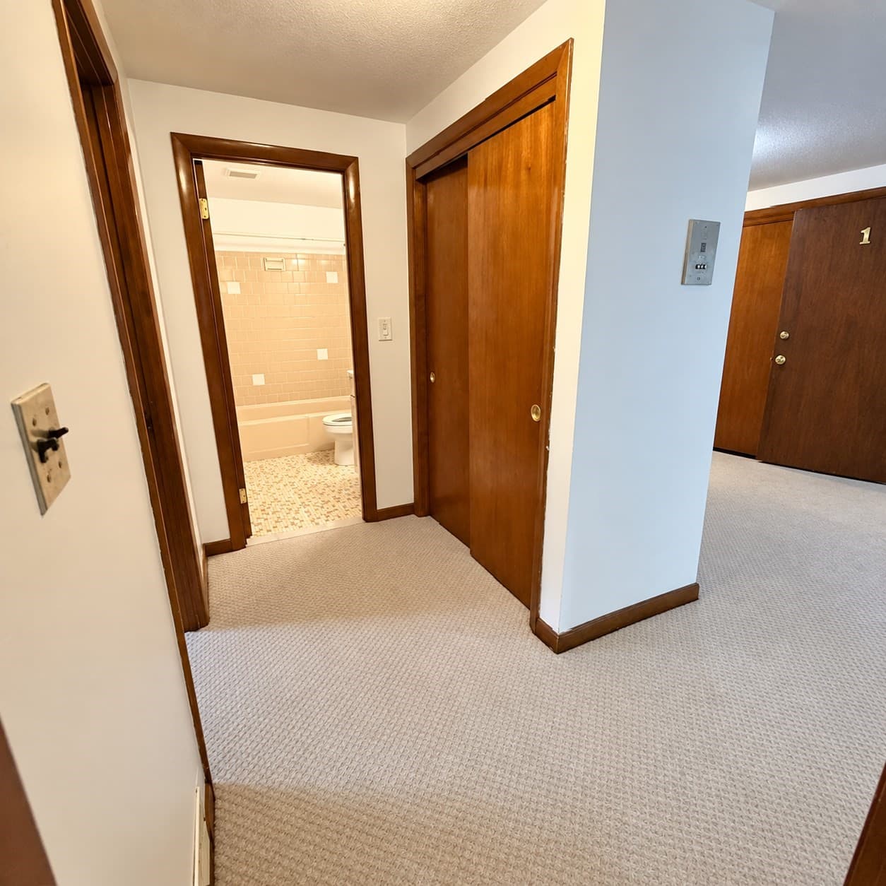 Condominium at 676 Farm Rd # 1, Marlborough MA 01752, Marlborough, photo 4 of 13
