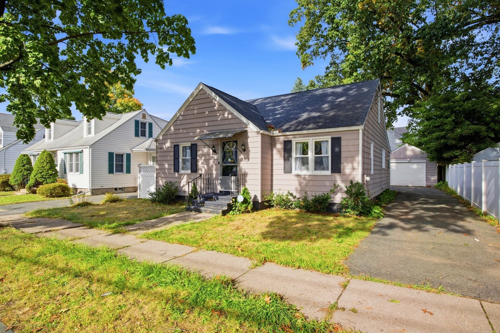 127 Shawmut St, Springfield MA 01108
