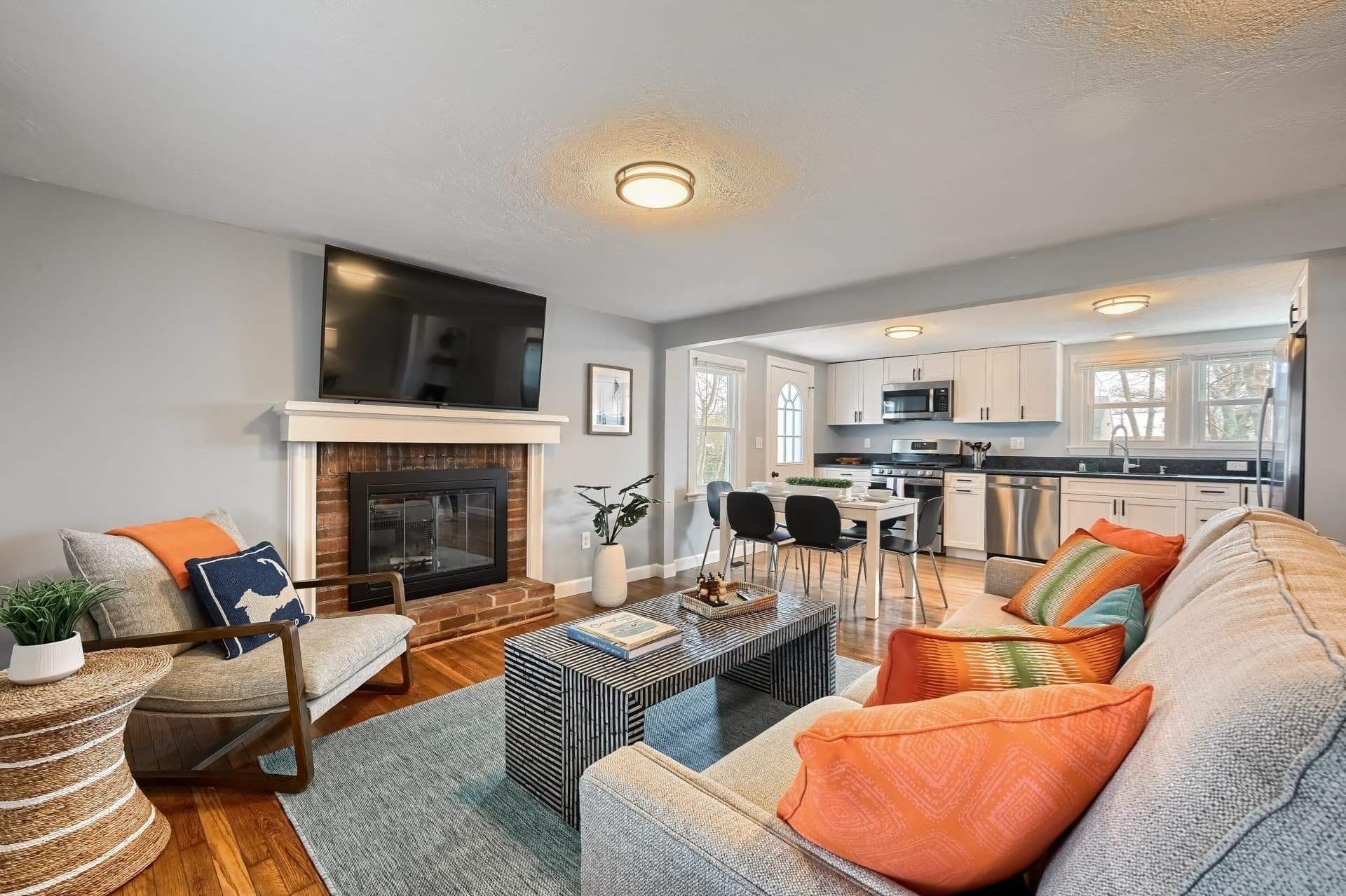 Single Family Residence at 32 Washington Ave Ext, Barnstable MA 02601, Barnstable, photo 3 of 22