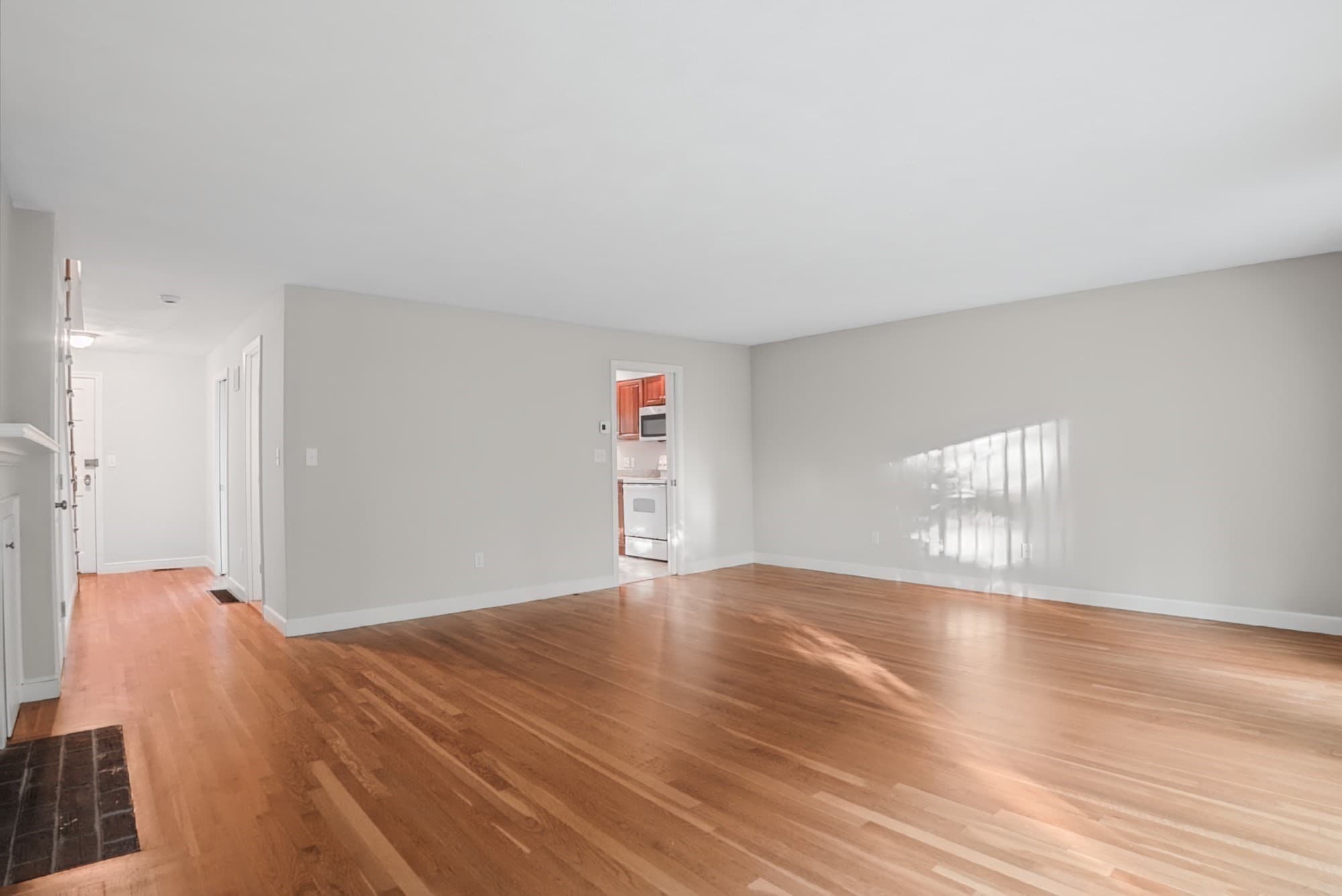 Condominium at 18 Muster Court # 18, Lexington MA 02420, Lexington, photo 5 of 28