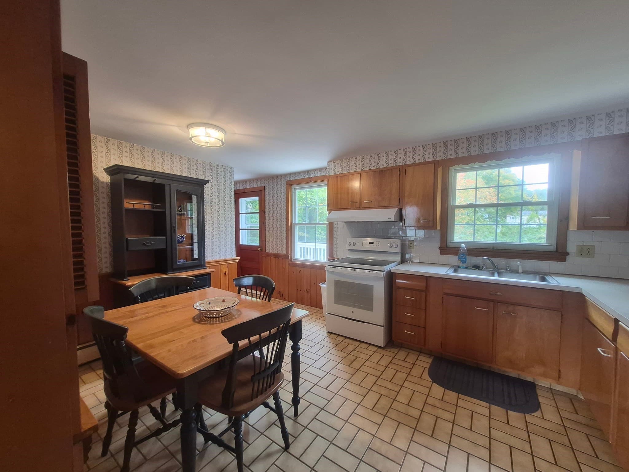 Single Family Residence at 328 Lebanon Hill Rd, Southbridge MA 01550, Southbridge, photo 2 of 22