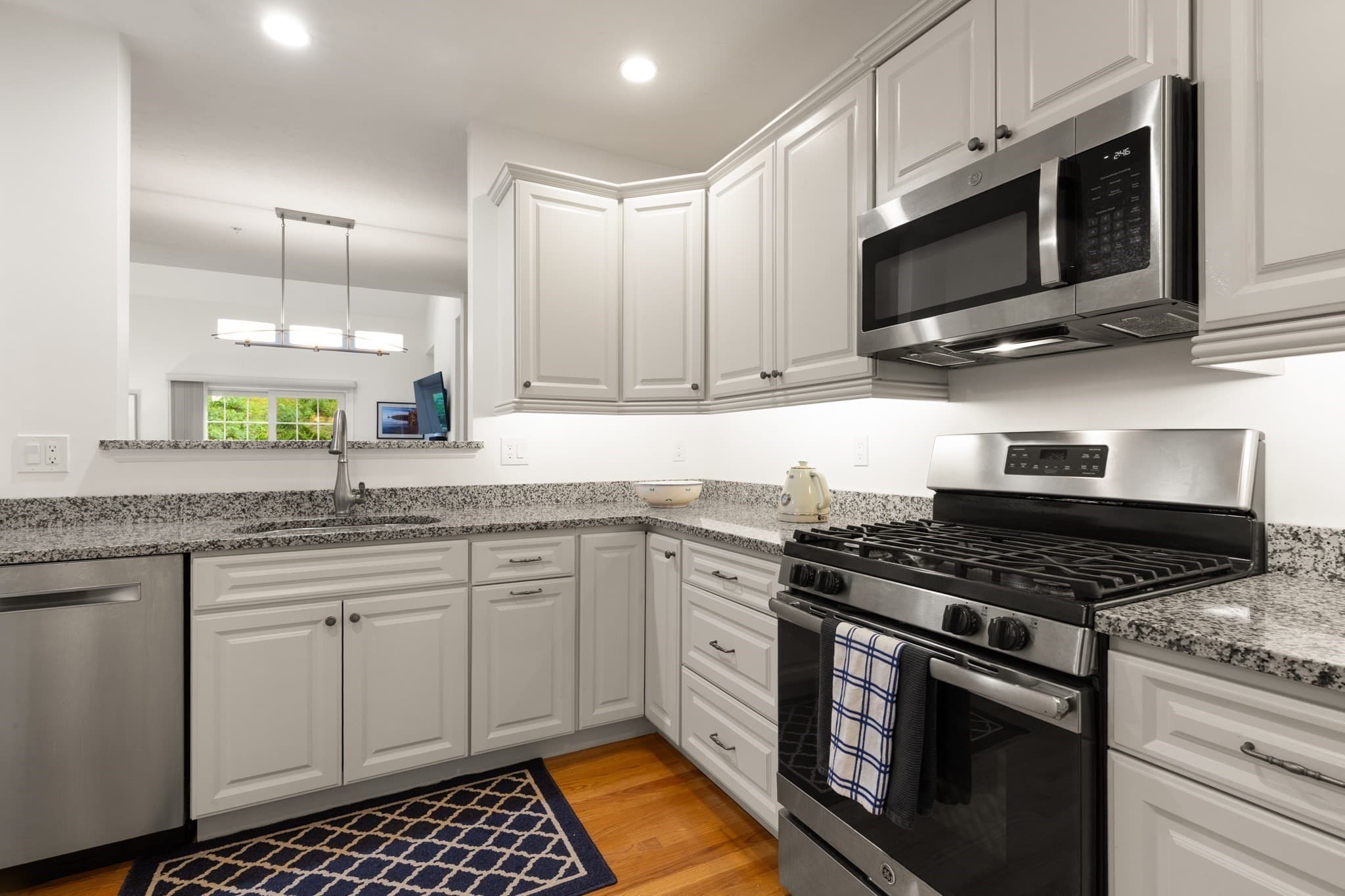 Condominium at 33 Hastings # 33, Hudson MA 01749, Hudson, photo 14 of 40