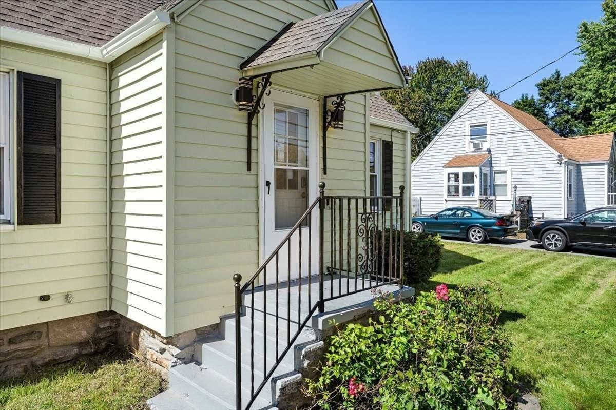Single Family Residence at 298 Greenwood St., Worcester MA 01607, photo 26 of 31