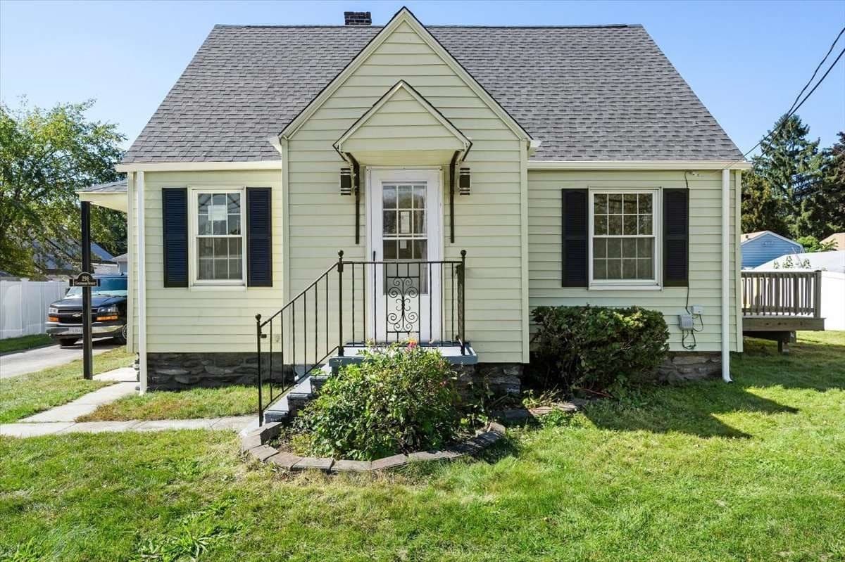 298 Greenwood St., Worcester MA 01607