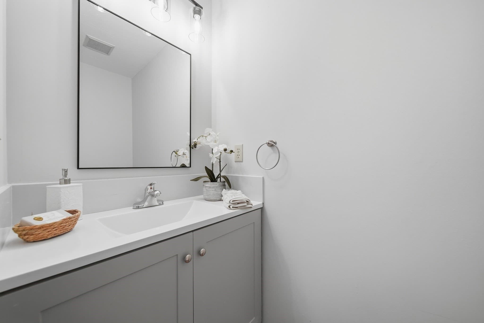Condominium at 55 Littleton Rd # 17B, Ayer MA 01432, Ayer, photo 13 of 32