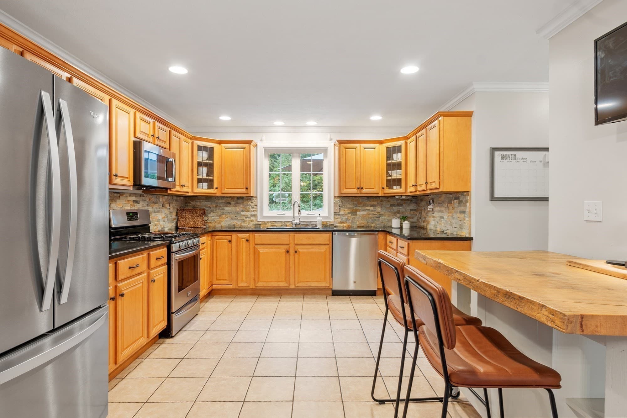 Single Family Residence at 682 Ashburnham Hill Rd, Fitchburg MA 01420, Fitchburg, photo 9 of 39