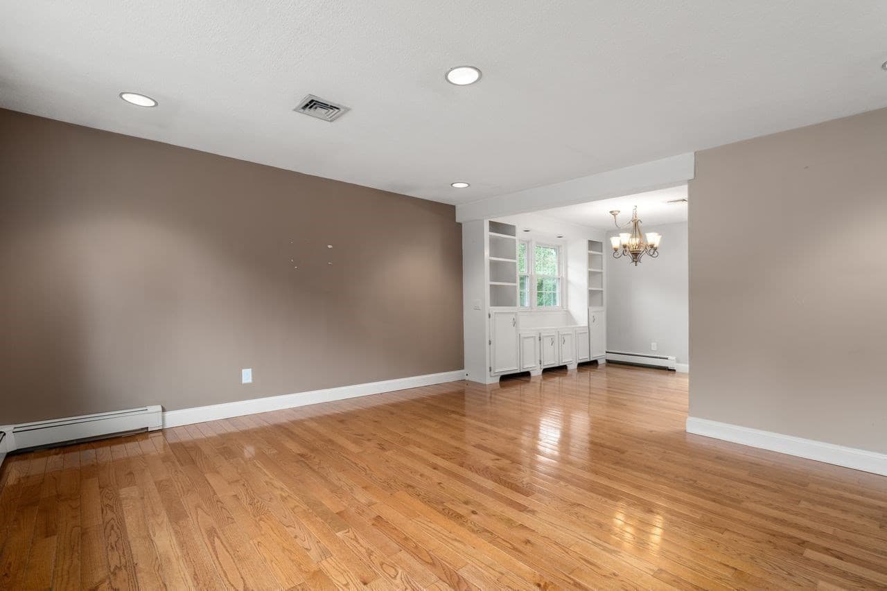 Single Family Residence at 10 Millbrook Dr, Plainville MA 02762, Plainville, photo 10 of 21