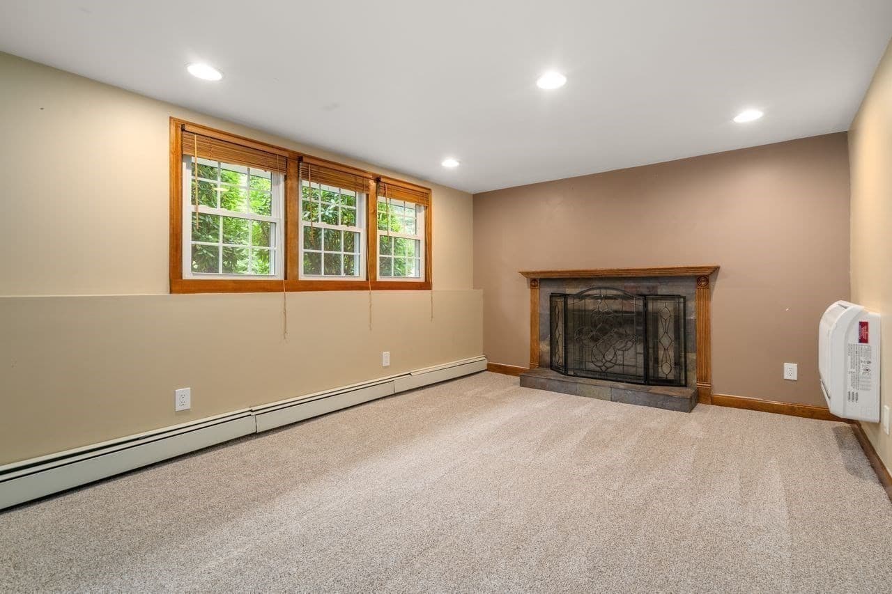 Single Family Residence at 10 Millbrook Dr, Plainville MA 02762, Plainville, photo 15 of 21