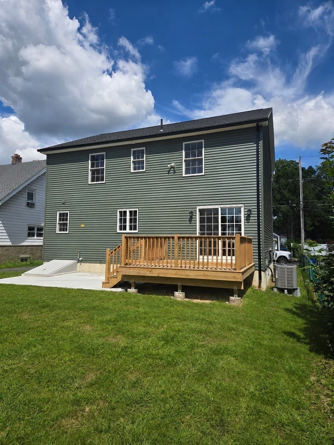 Single Family Residence at 68 Homestead Ave, Springfield MA 01151, Springfield, photo 6 of 33