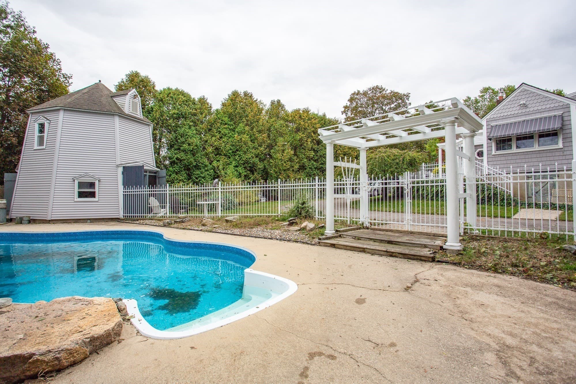 2 Family - 2 Units Up/Down at 648 Pleasant St, Somerset MA 02726, Somerset, photo 6 of 38