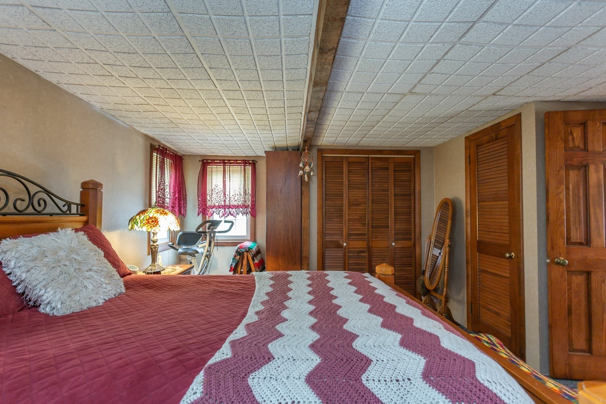 2 Family - 2 Units Up/Down at 648 Pleasant St, Somerset MA 02726, Somerset, photo 20 of 38