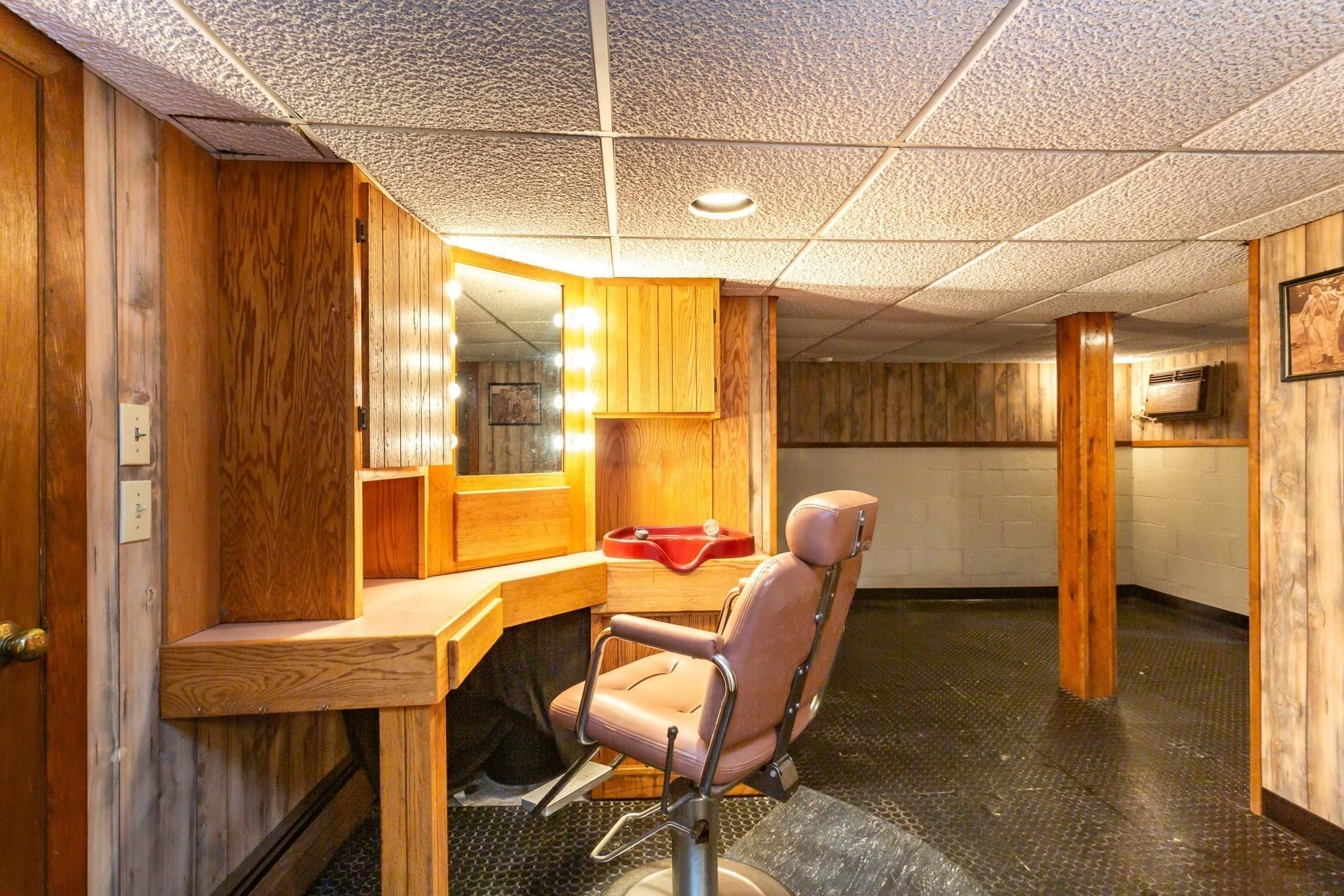 2 Family - 2 Units Up/Down at 648 Pleasant St, Somerset MA 02726, Somerset, photo 34 of 38