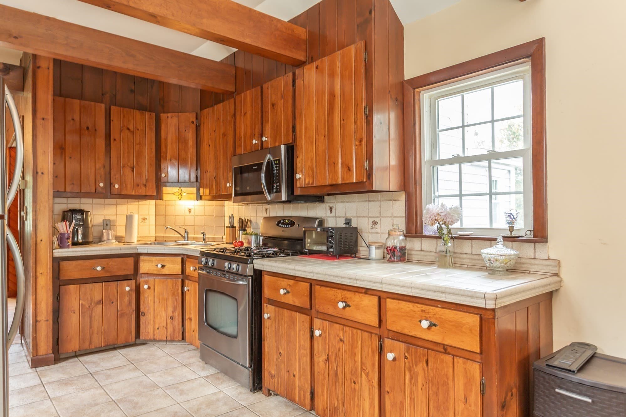 2 Family - 2 Units Up/Down at 648 Pleasant St, Somerset MA 02726, Somerset, photo 11 of 38