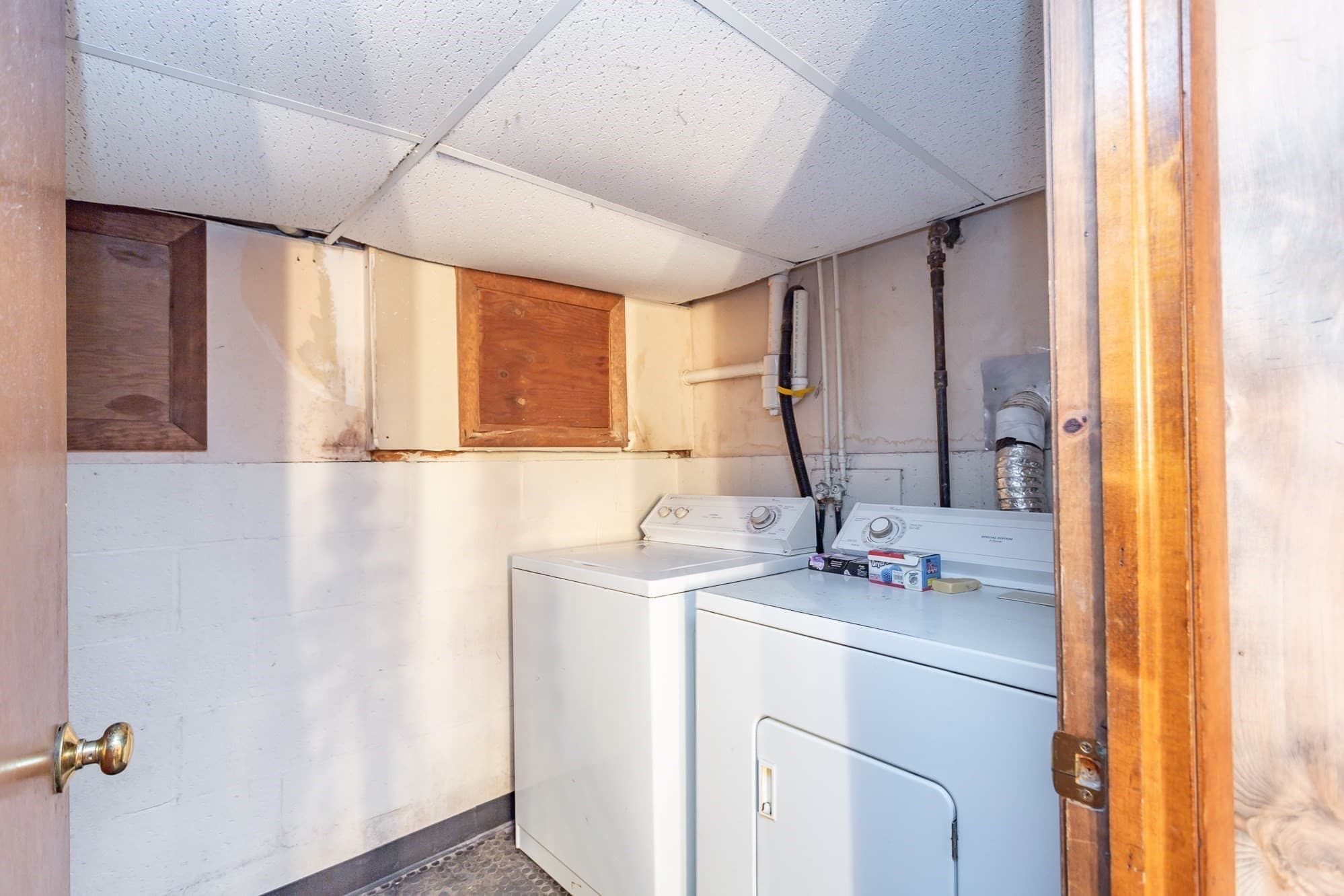2 Family - 2 Units Up/Down at 648 Pleasant St, Somerset MA 02726, Somerset, photo 35 of 38