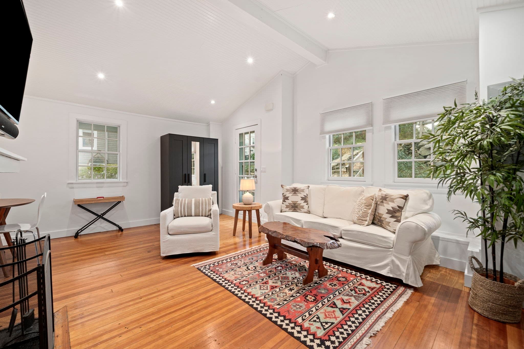 Single Family Residence at 47 Elm Ct, Cohasset MA 02025, Cohasset, photo 9 of 40