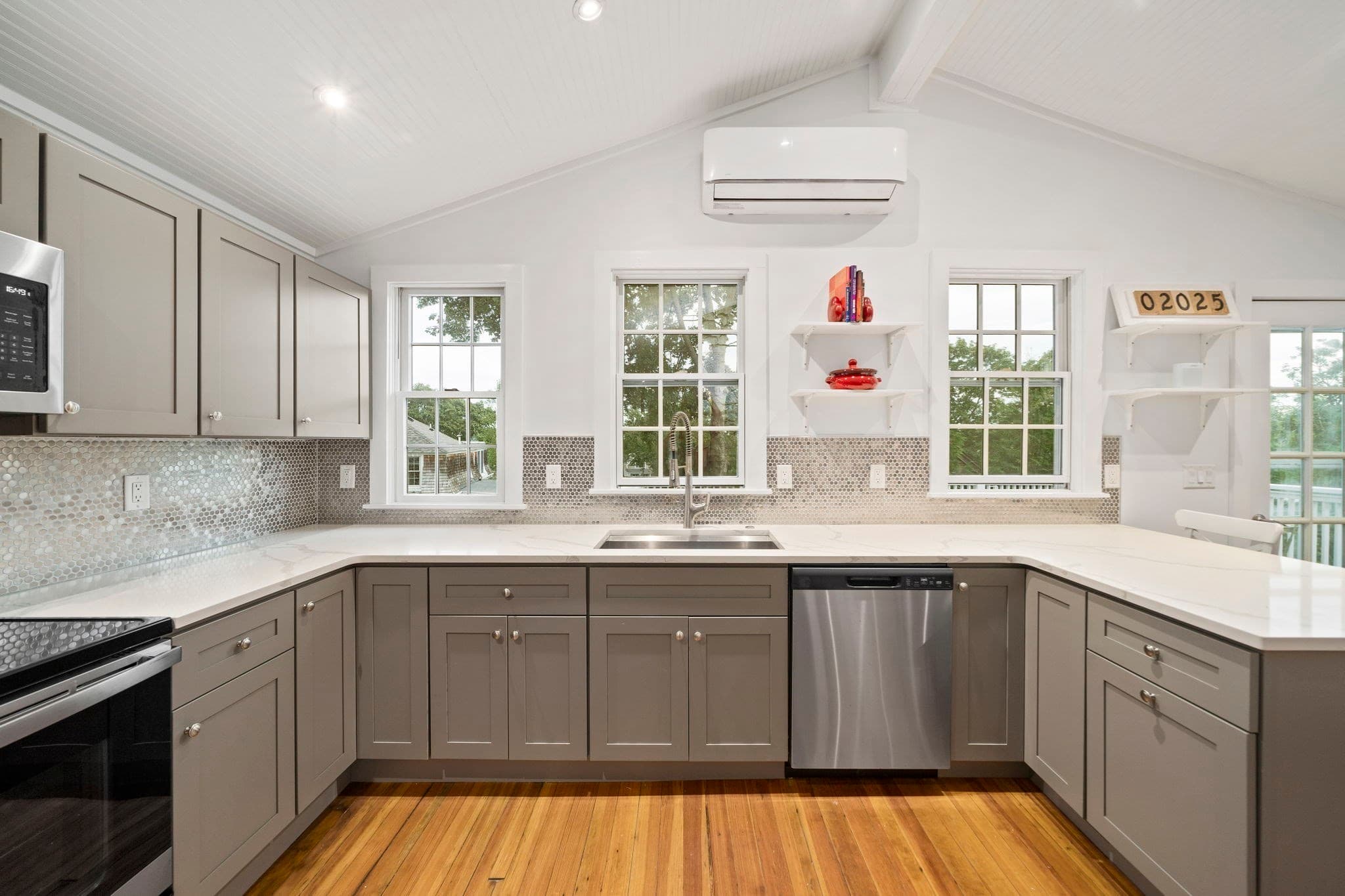 Single Family Residence at 47 Elm Ct, Cohasset MA 02025, Cohasset, photo 14 of 40