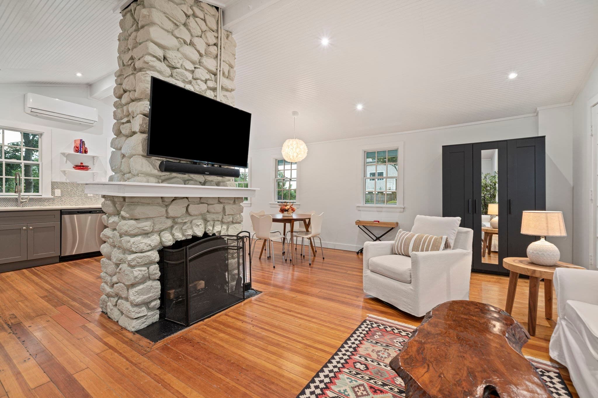 Single Family Residence at 47 Elm Ct, Cohasset MA 02025, Cohasset, photo 8 of 8