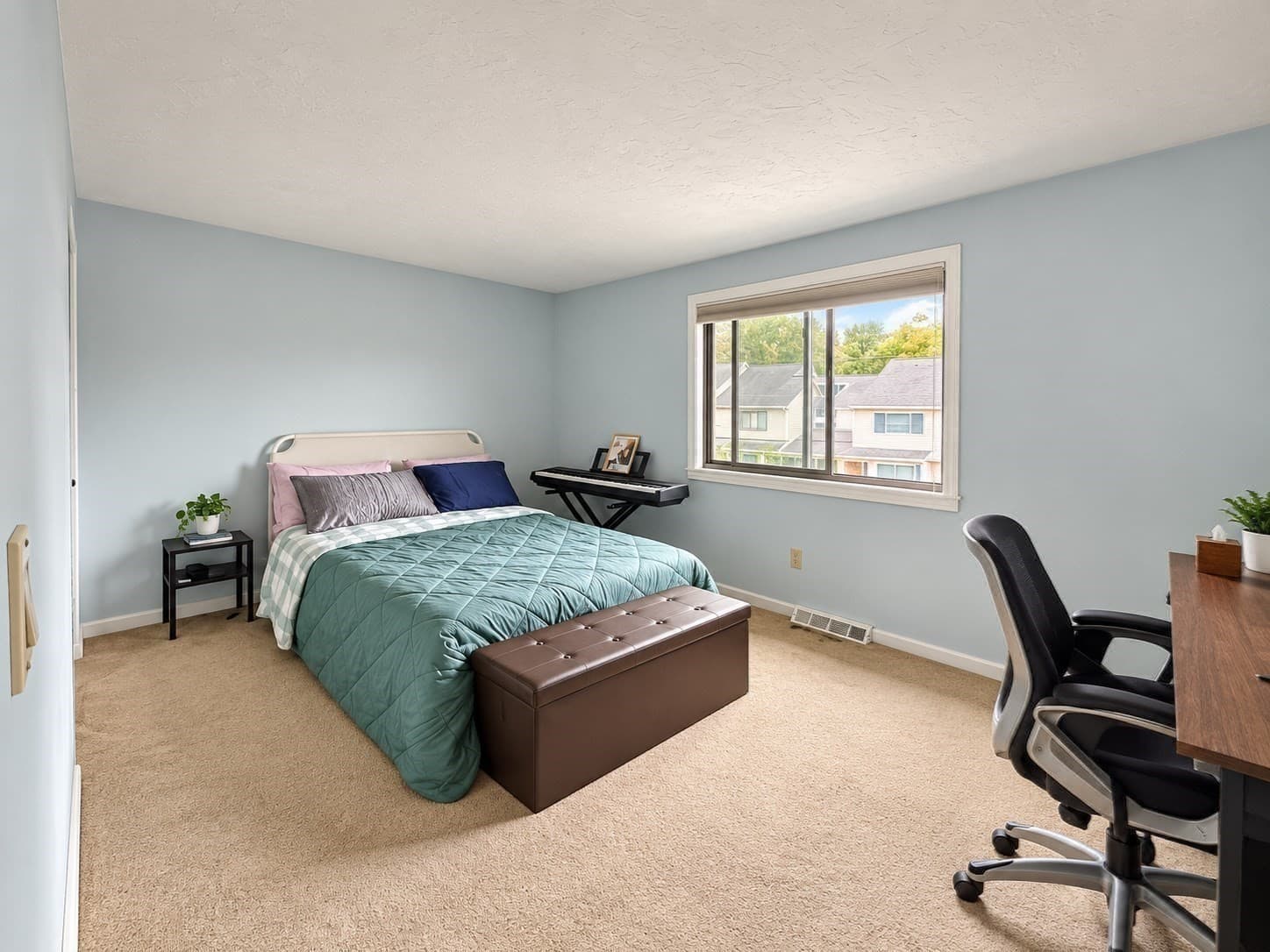 Condominium at 1002 Pleasant # 10, Weymouth MA 02189, Weymouth, photo 13 of 21