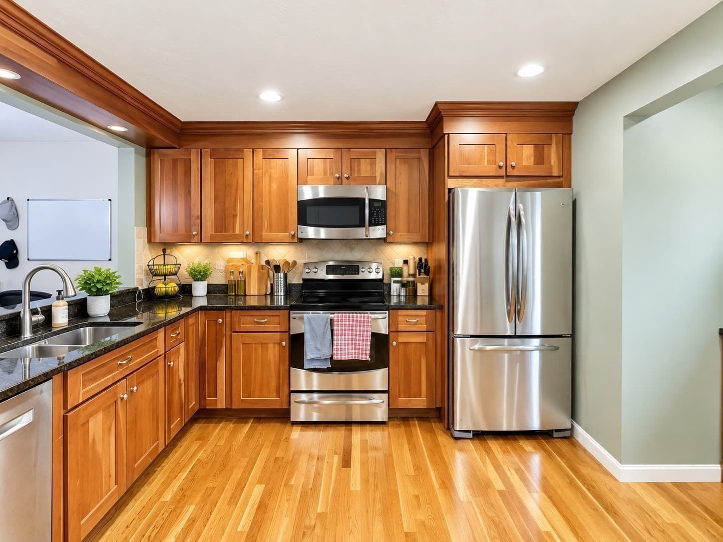 Condominium at 1002 Pleasant # 10, Weymouth MA 02189, Weymouth, photo 3 of 21