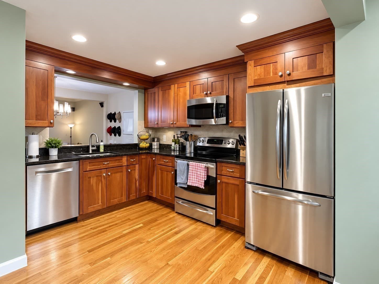 Condominium at 1002 Pleasant # 10, Weymouth MA 02189, Weymouth, photo 5 of 21