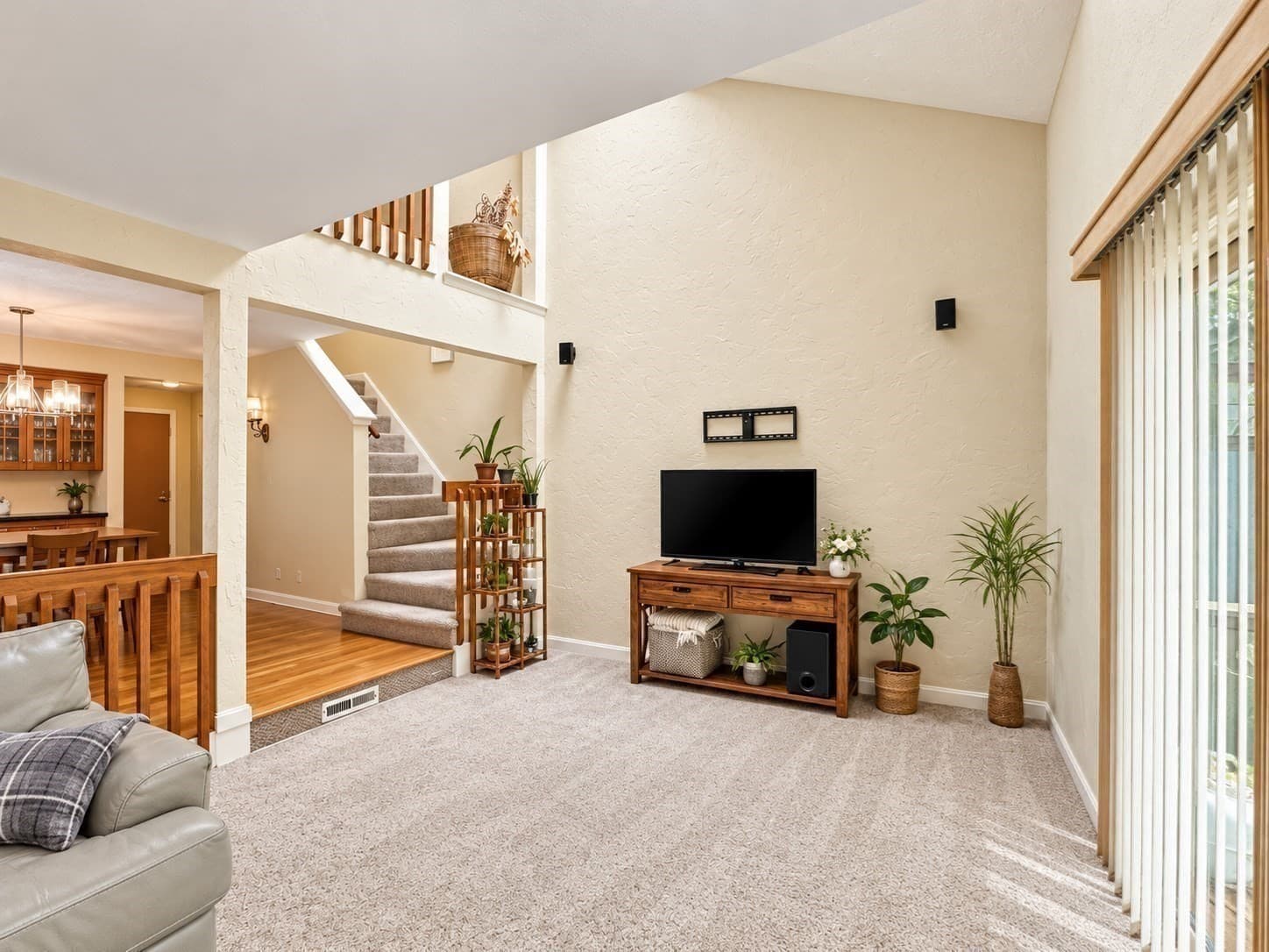 Condominium at 1002 Pleasant # 10, Weymouth MA 02189, Weymouth, photo 8 of 21
