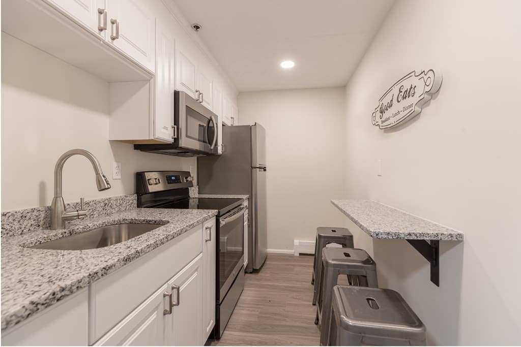 5+ Family - Rooming House at 450 Ferry Street, Everett MA 02149, Everett, photo 8 of 8