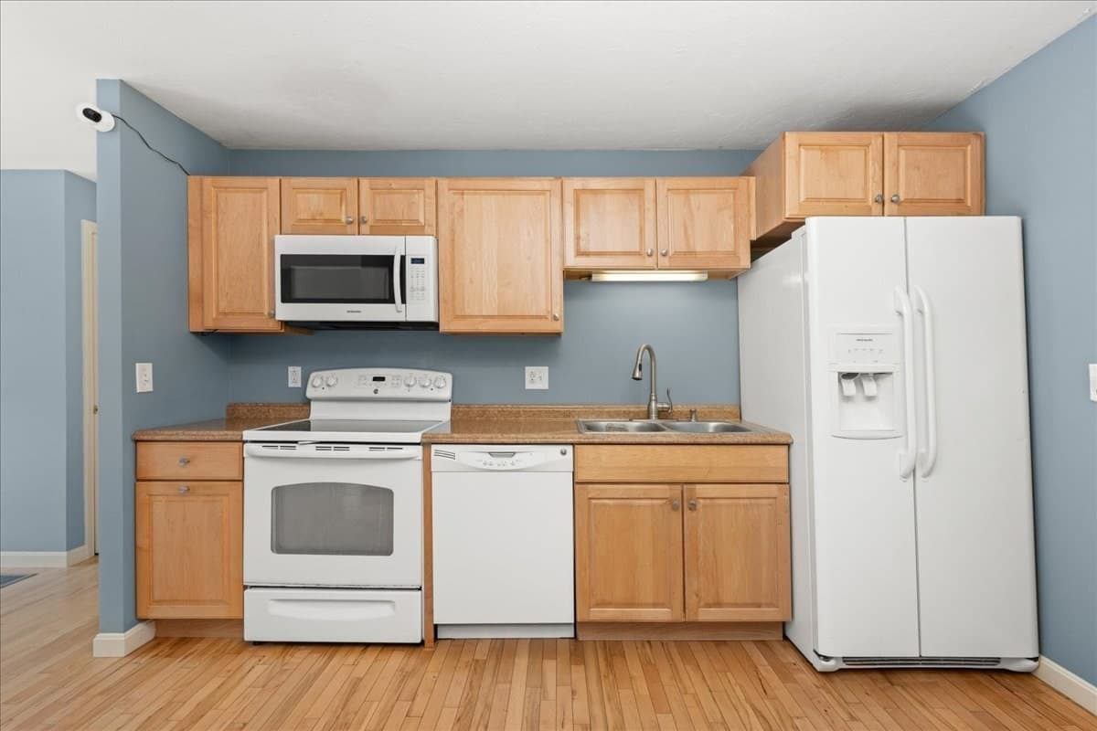 Single Family Residence at 165 Peter Salem Rd, Leicester MA 01524, Leicester, photo 5 of 37