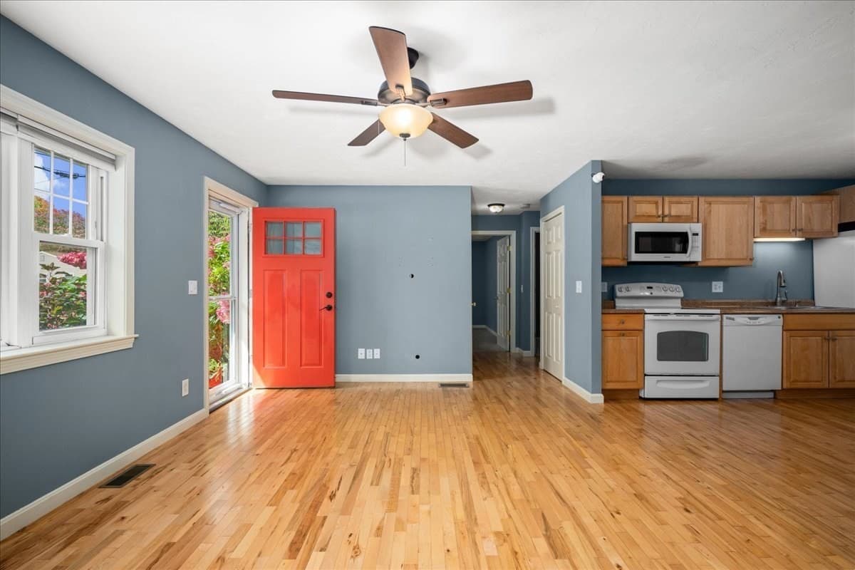 Single Family Residence at 165 Peter Salem Rd, Leicester MA 01524, Leicester, photo 10 of 37