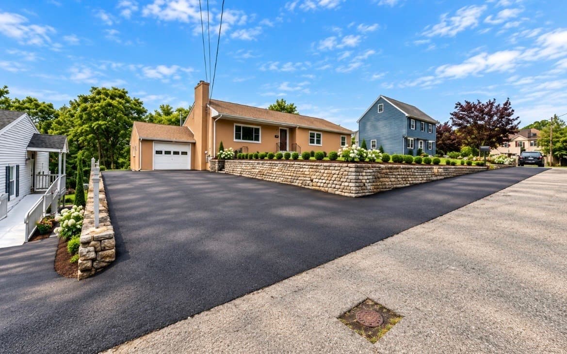 Single Family Residence at 28 Bulfinch Ter, Lynn MA 01902, Lynn, photo 4 of 26