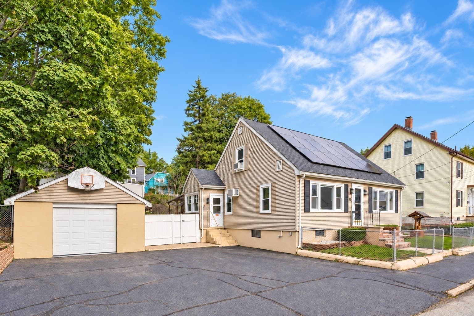10 Garfield Avenue, Woburn MA 01801