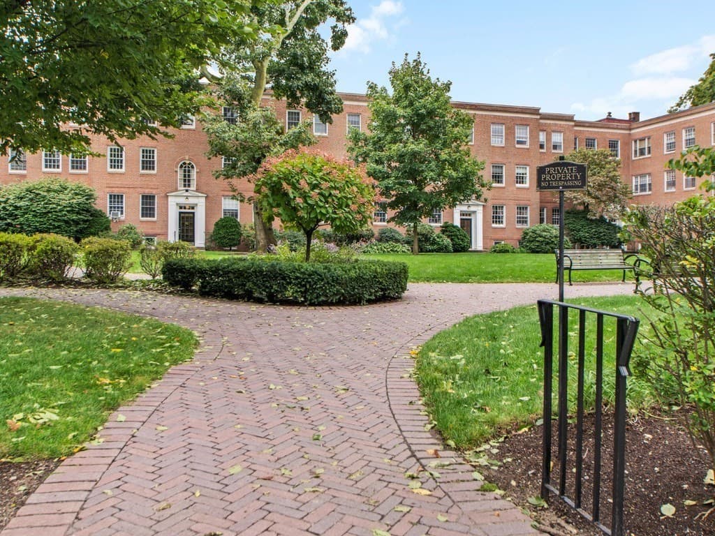 Condominium at 46 Browne St # 5, Brookline MA 02446, Brookline, photo 17 of 24