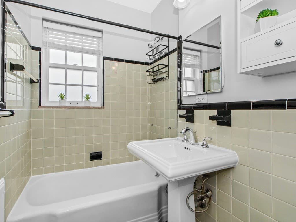 Condominium at 46 Browne St # 5, Brookline MA 02446, Brookline, photo 16 of 24