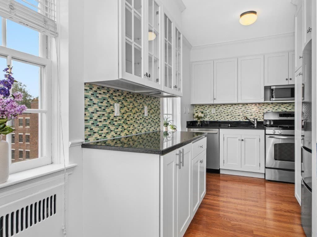 Condominium at 46 Browne St # 5, Brookline MA 02446, Brookline, photo 3 of 24