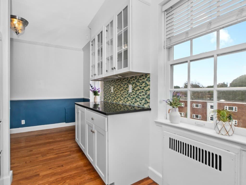 Condominium at 46 Browne St # 5, Brookline MA 02446, Brookline, photo 10 of 24