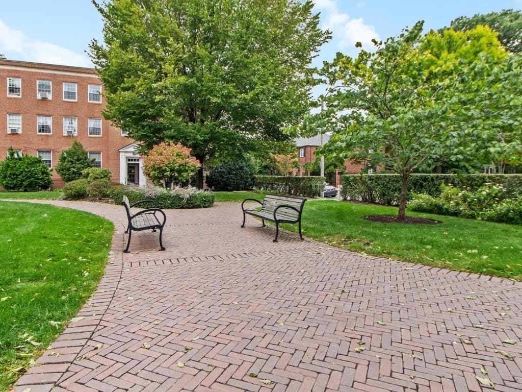 Condominium at 46 Browne St # 5, Brookline MA 02446, Brookline, photo 19 of 24