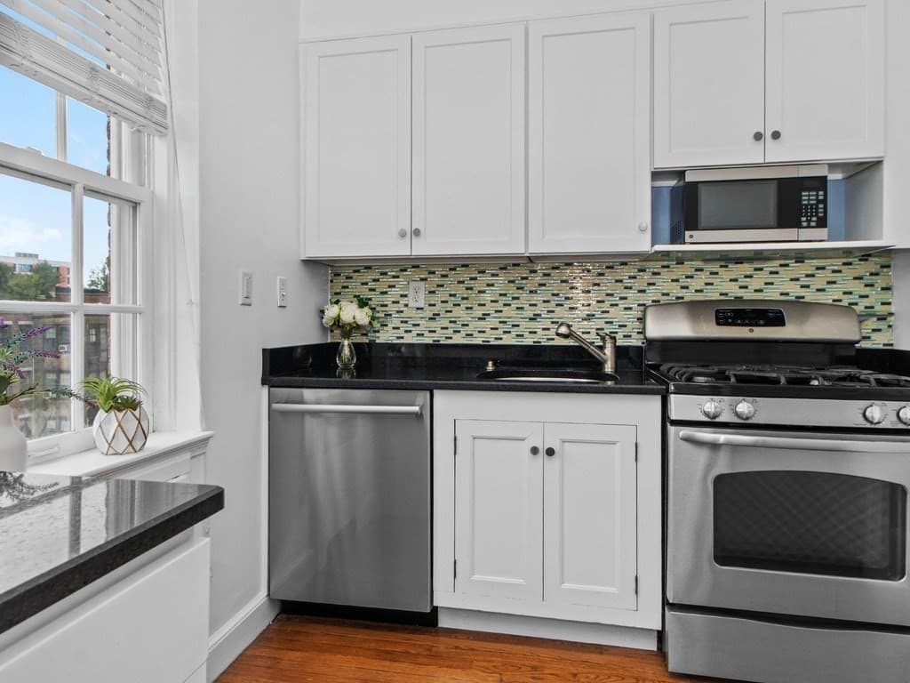 Condominium at 46 Browne St # 5, Brookline MA 02446, Brookline, photo 8 of 24