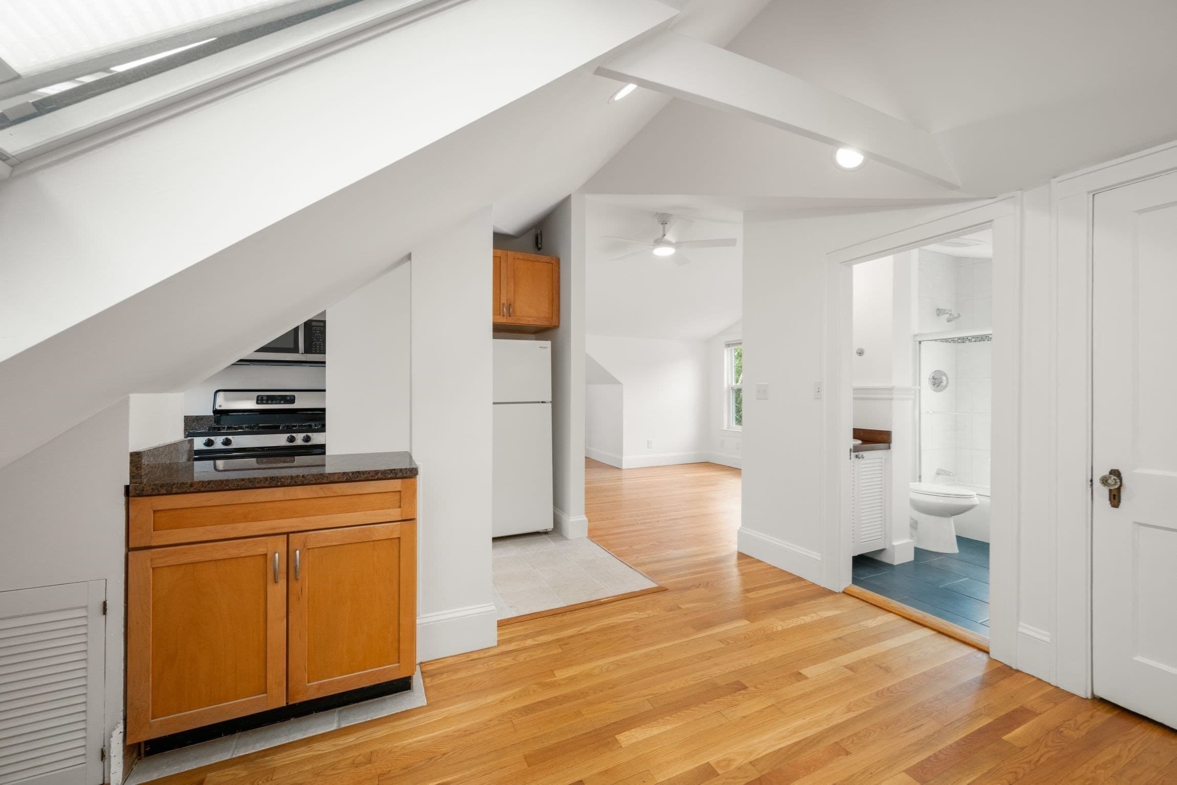 Condominium at 14 Notre Dame Ave # C, Cambridge MA 02140, Cambridge, photo 16 of 29