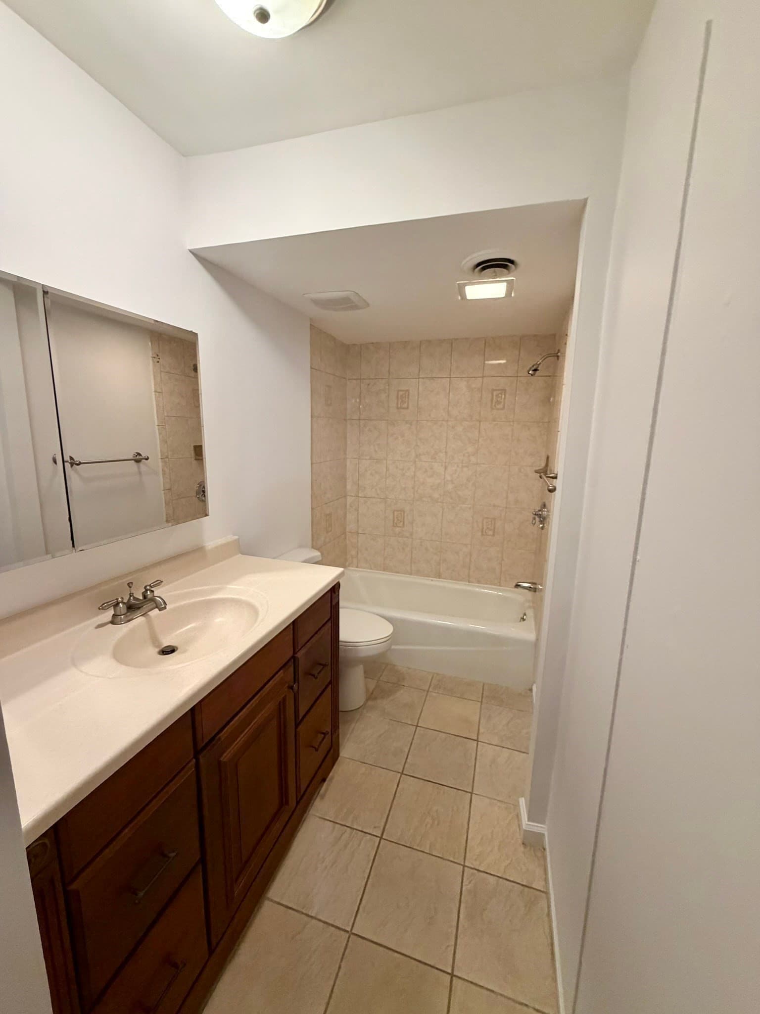 Condominium at 38 Yorktown Drive # A, Springfield MA 01108, Springfield, photo 11 of 20