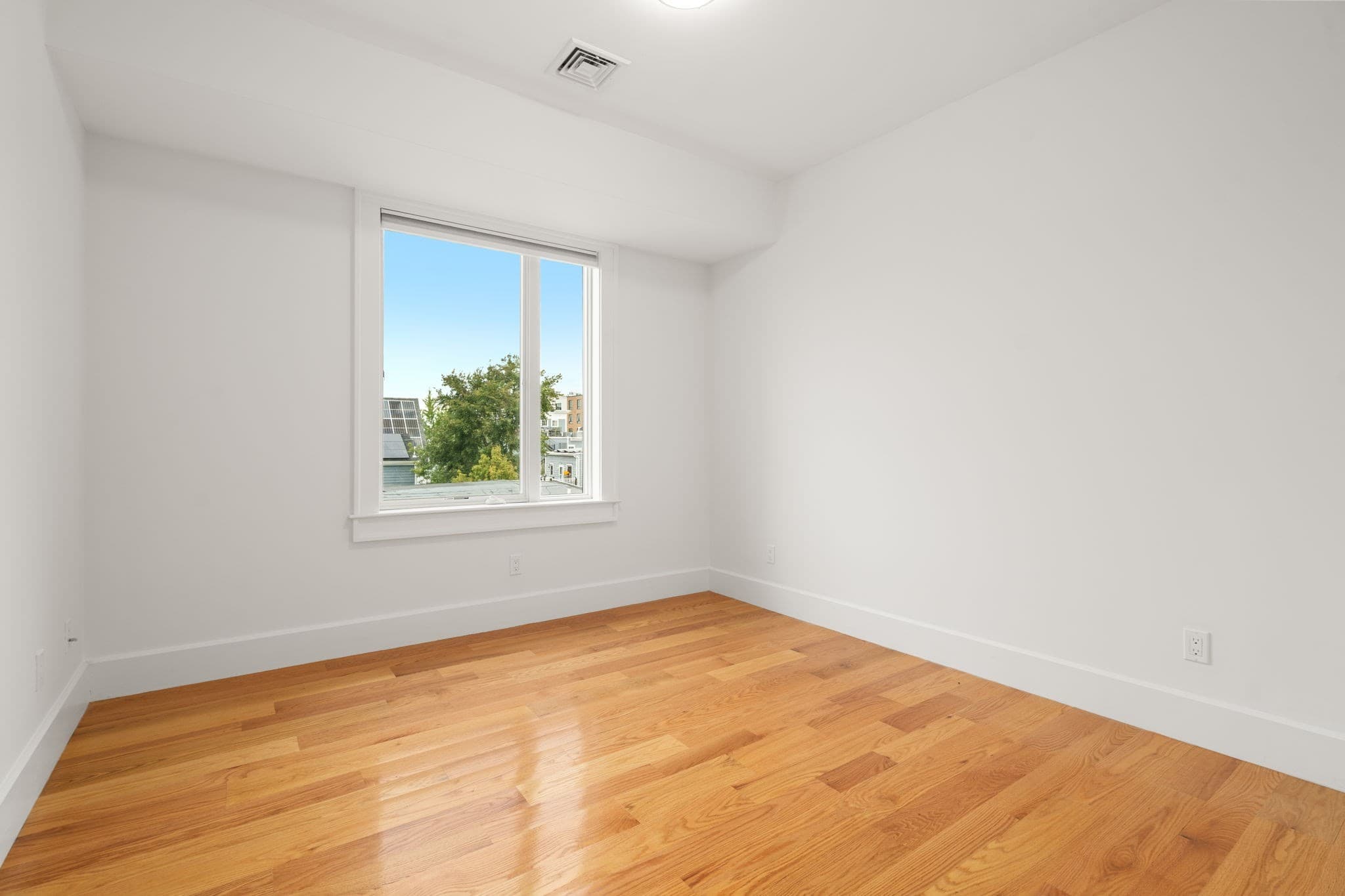 Condominium at 17 Vinton Street # 5, Boston MA 02127, Boston, photo 12 of 21